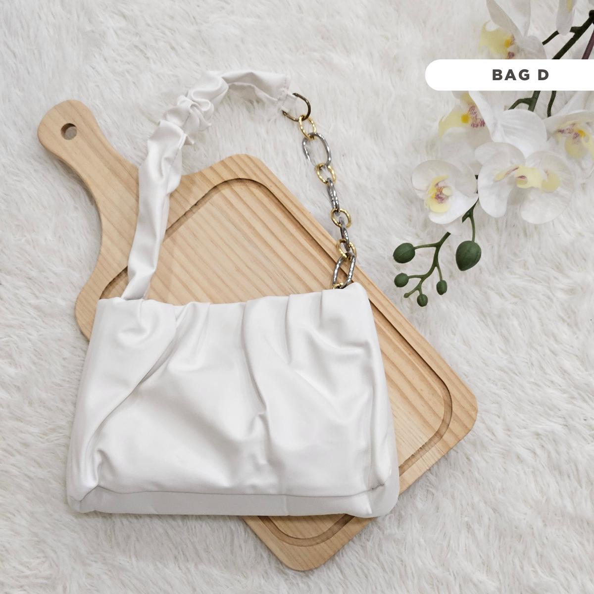 ZUCCA CUTE HANDBAG - 18 - 23 Woman Wanita