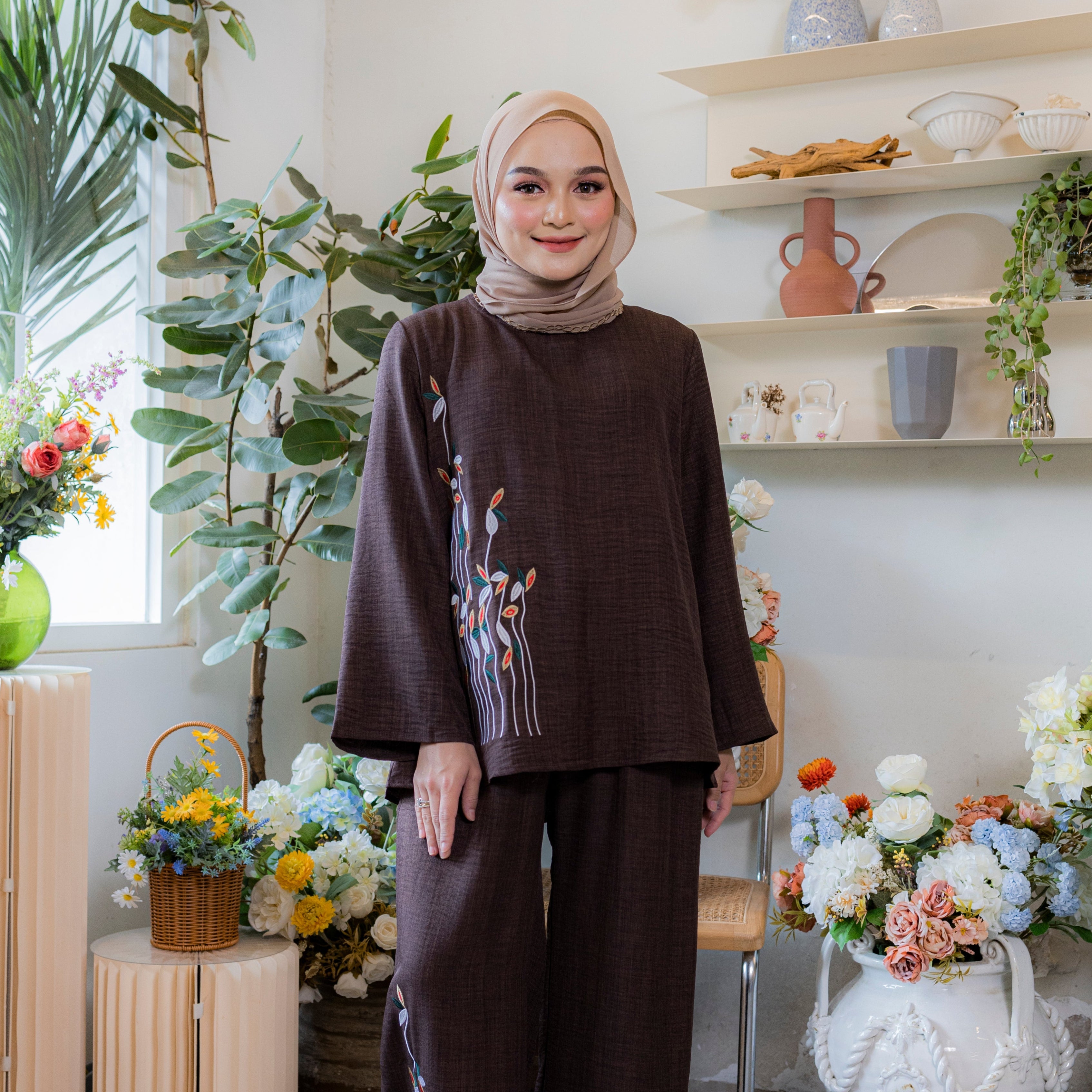 Ginna Blouse Floral Embroidery Casual DM158