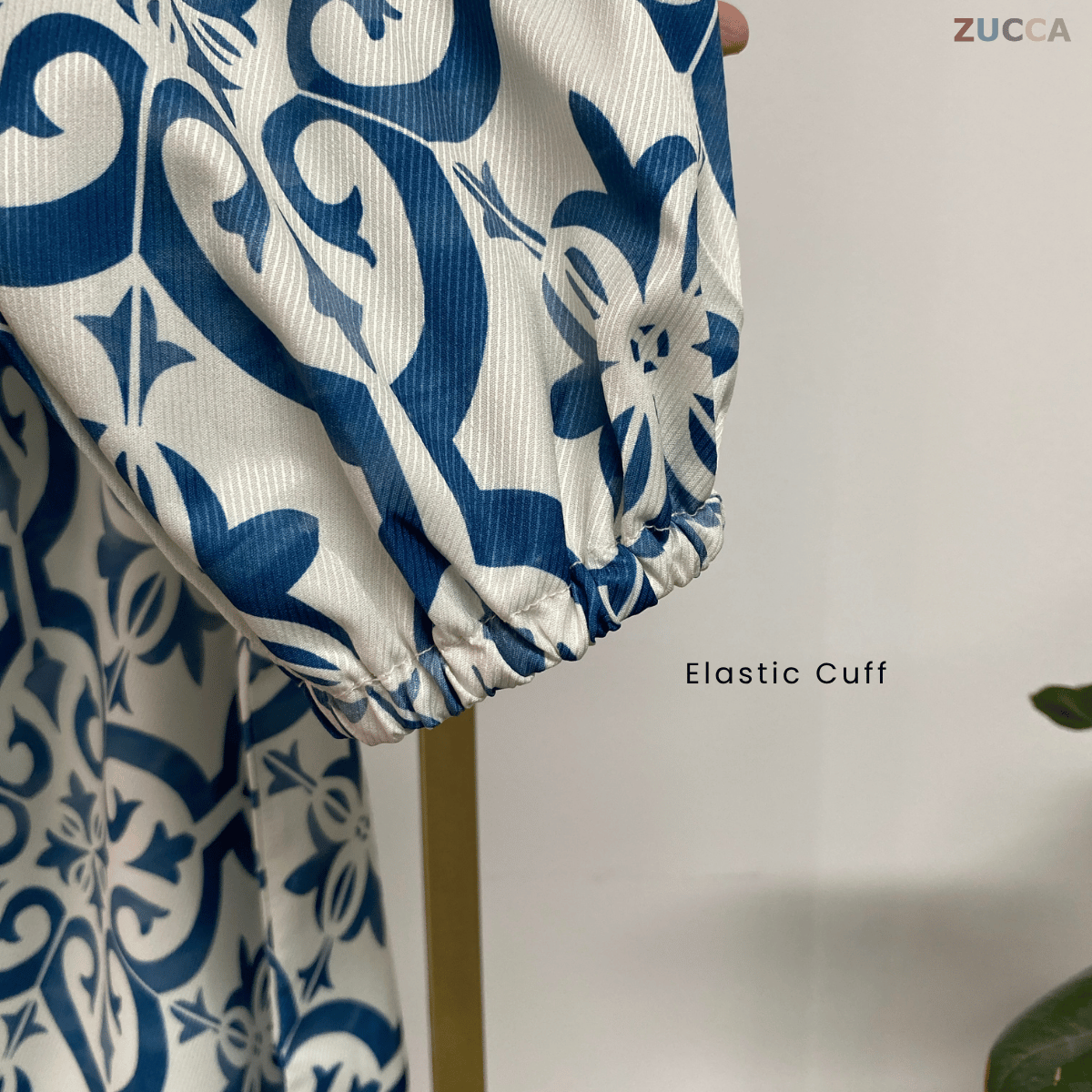 ZUCCA IWANA PRINTED RUFFLE NECK BLOUSE - DM303