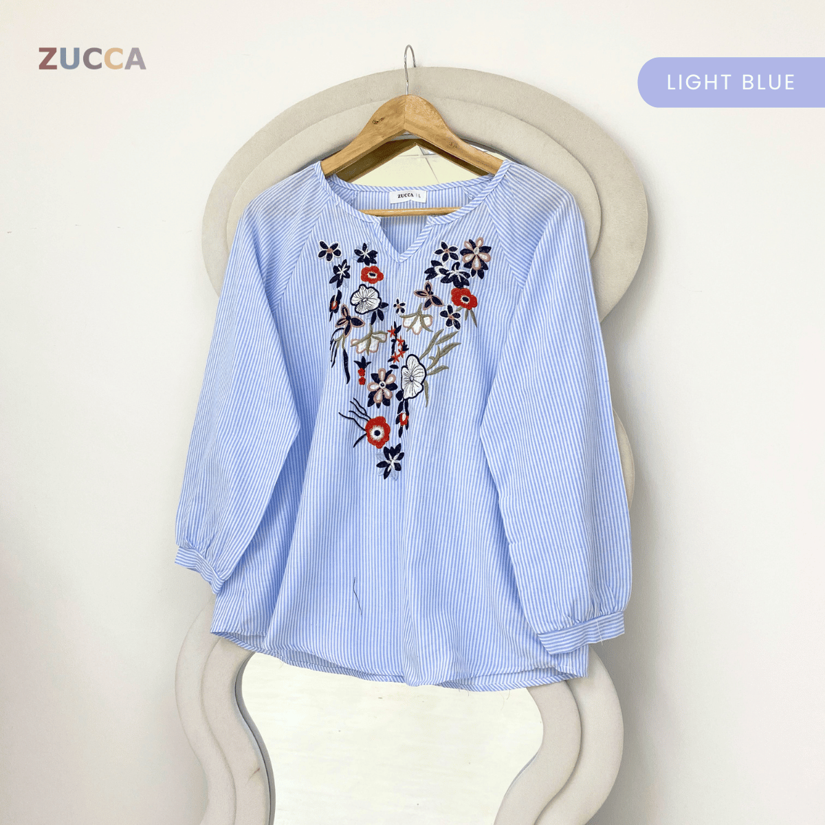 ZUCCA ELENA FLORAL EMBROIDERY STRIPE TOP-DM341