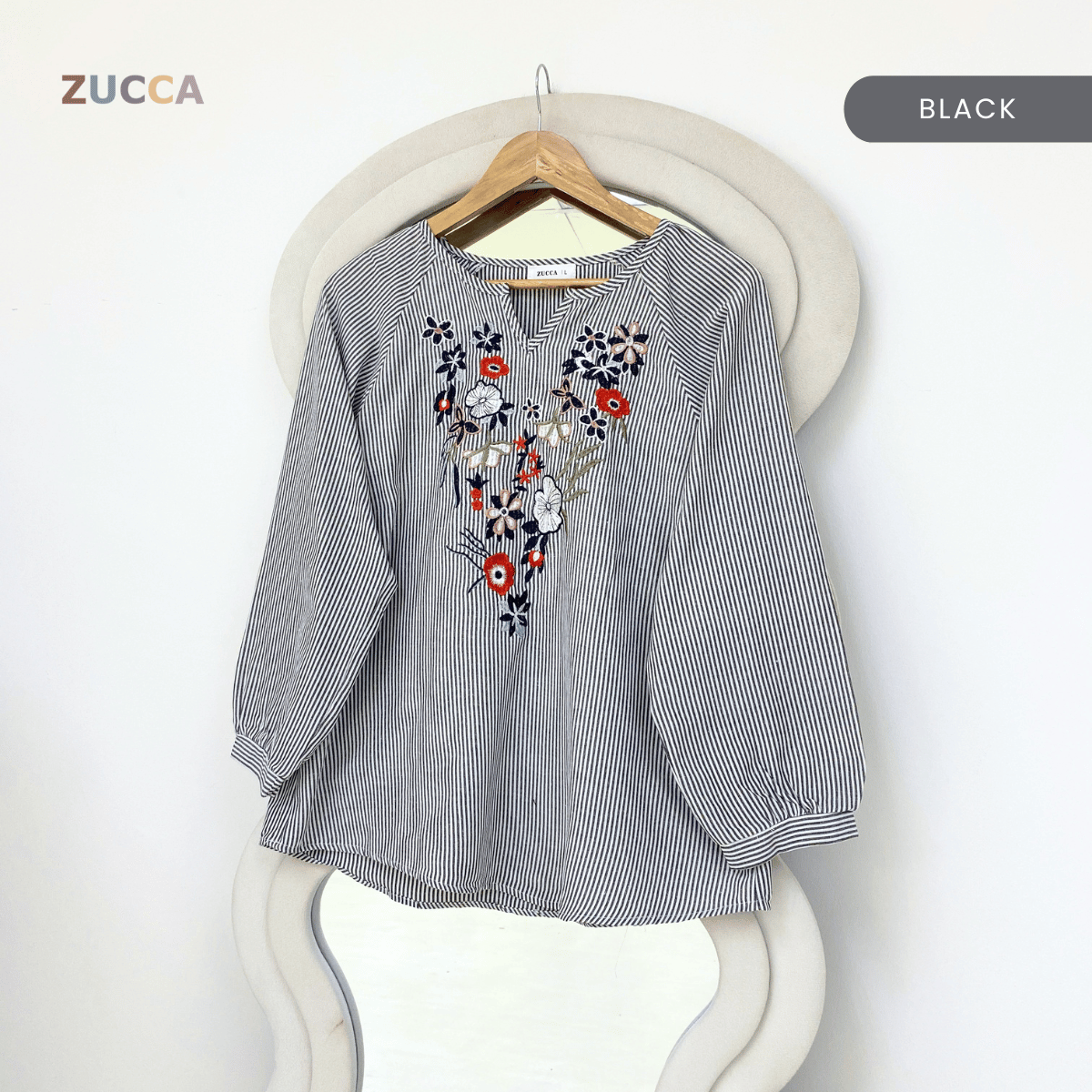 ZUCCA ELENA FLORAL EMBROIDERY STRIPE TOP-DM341