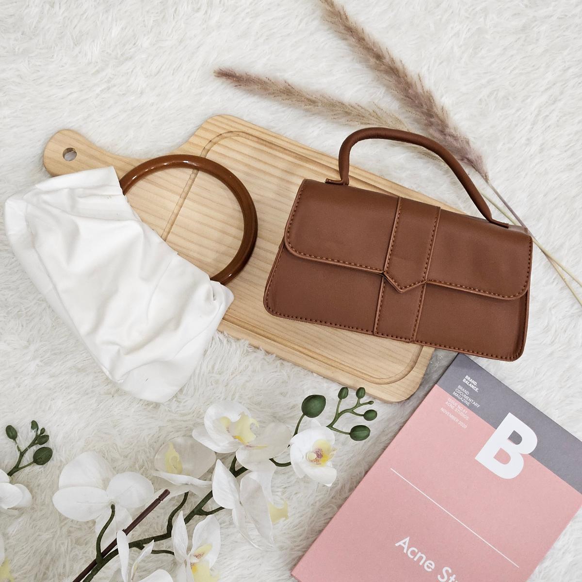 ZUCCA CUTE HANDBAG - 18 - 23 Woman Wanita