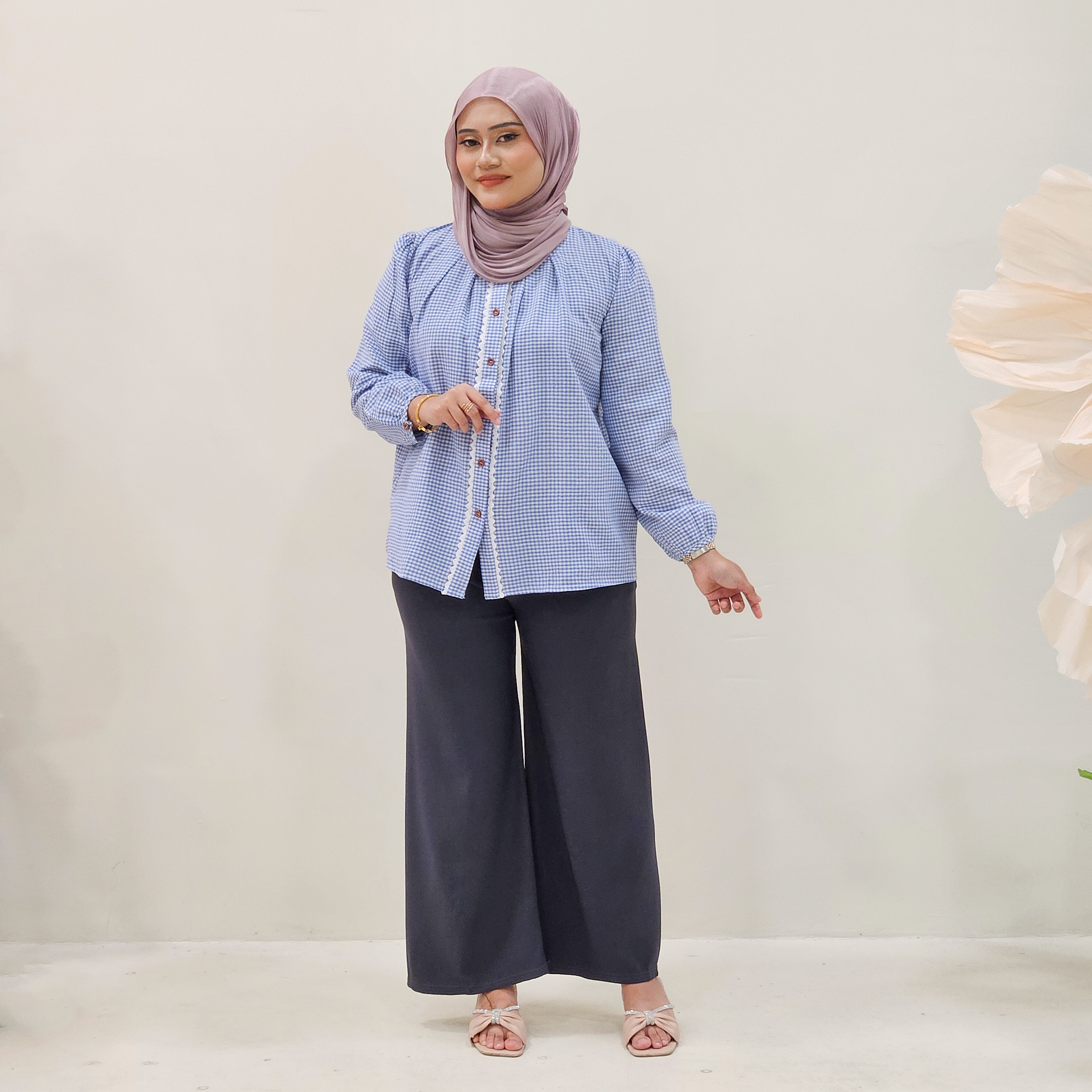 Huda 162CM/65KG wearing free size