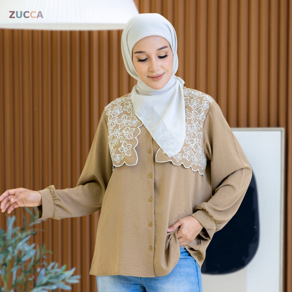ZUCCA MAWAR FLORAL EMBROIDERY BLOUSE - DM291