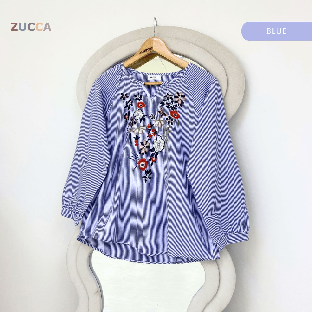 ZUCCA ELENA FLORAL EMBROIDERY STRIPE TOP-DM341