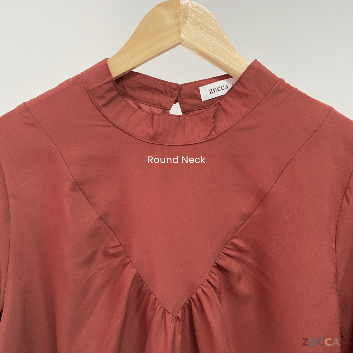 ZUCCA ANYA CASUAL ROUND NECK BLOUSE - MA078