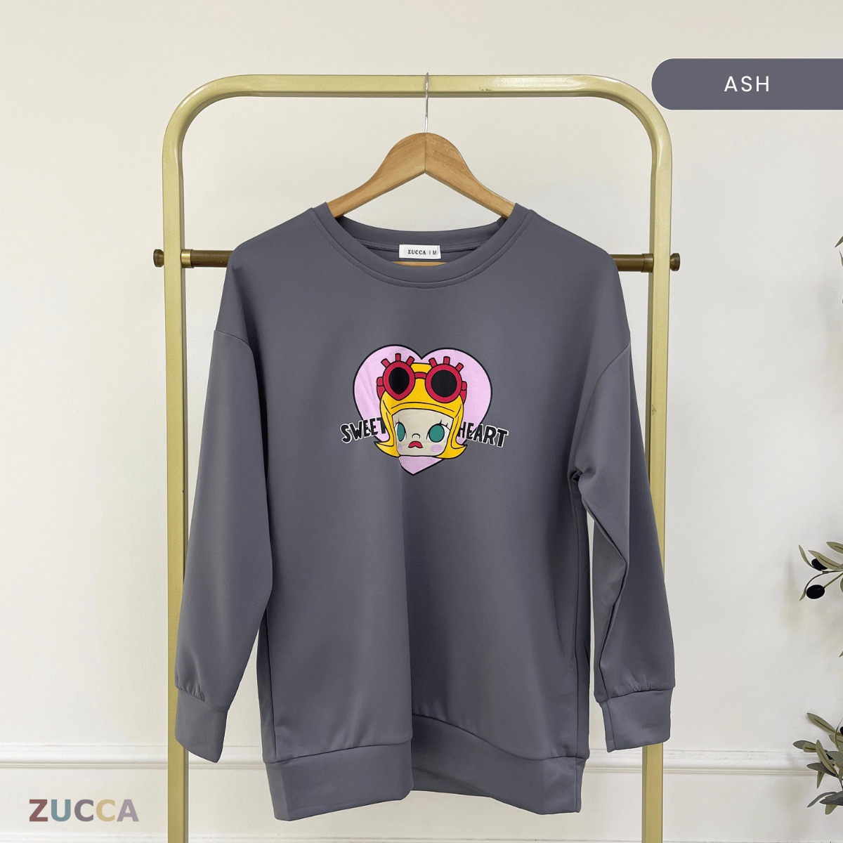 ZUCCA KATIE SWEET HEART GRAPHIC COZY SWEATSHIRT - MA198