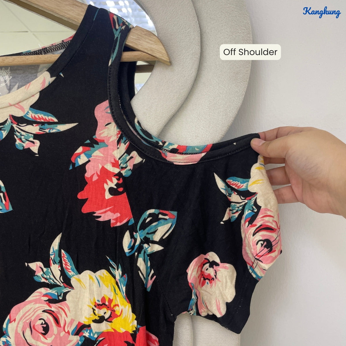 KANGKUNG ZAINAB BLACK FLORAL OFF SHOULDER SLEEVE TOP - Q019