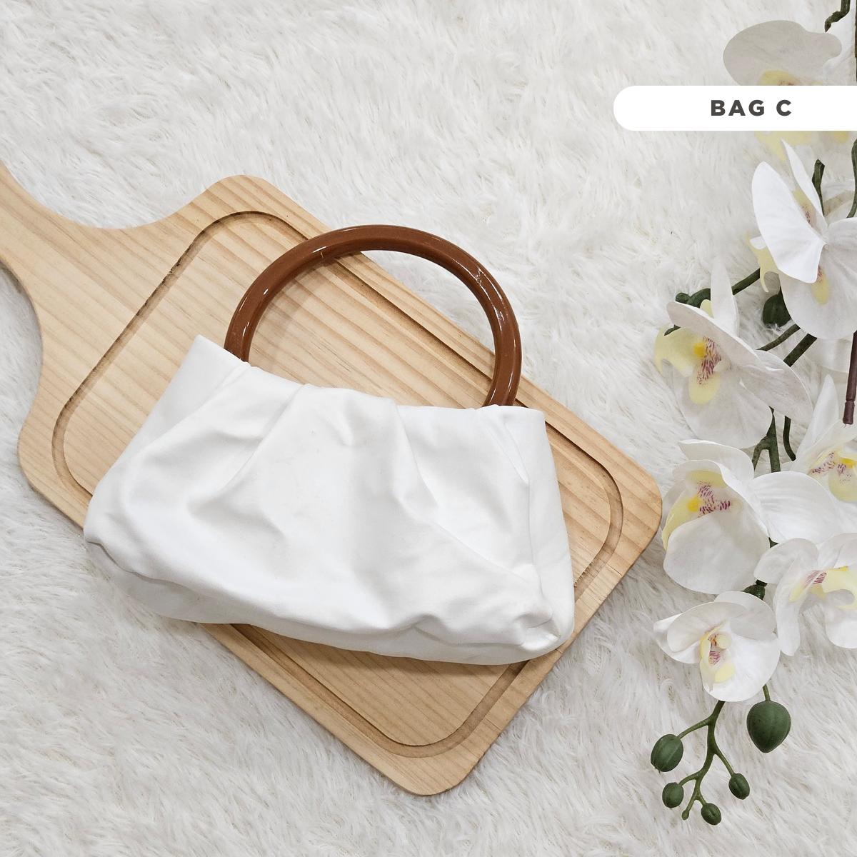 ZUCCA CUTE HANDBAG - 18 - 23 Woman Wanita